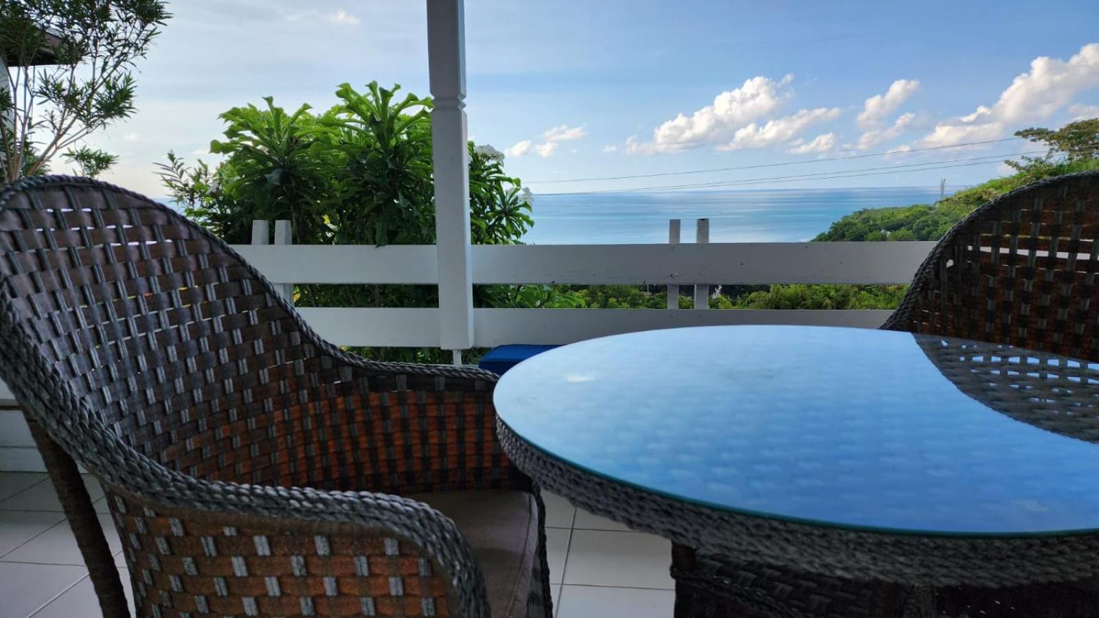 Halcyon Heights Condominium Dickenson Bay Exterior photo